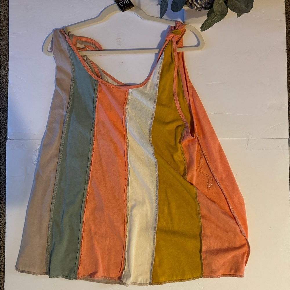 New with tags. Summer top. LG